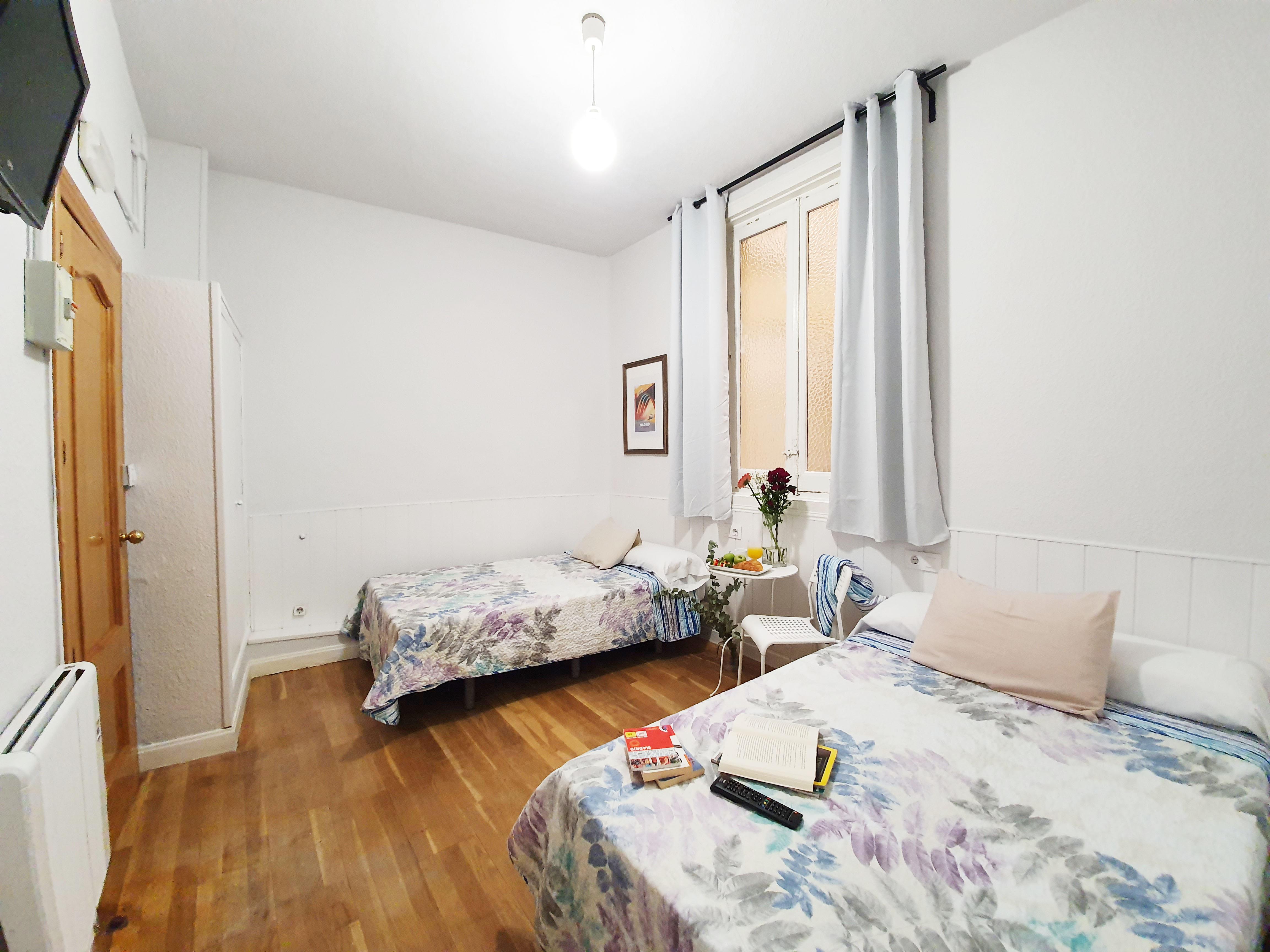 Hostal Alicante Madrid Luaran gambar