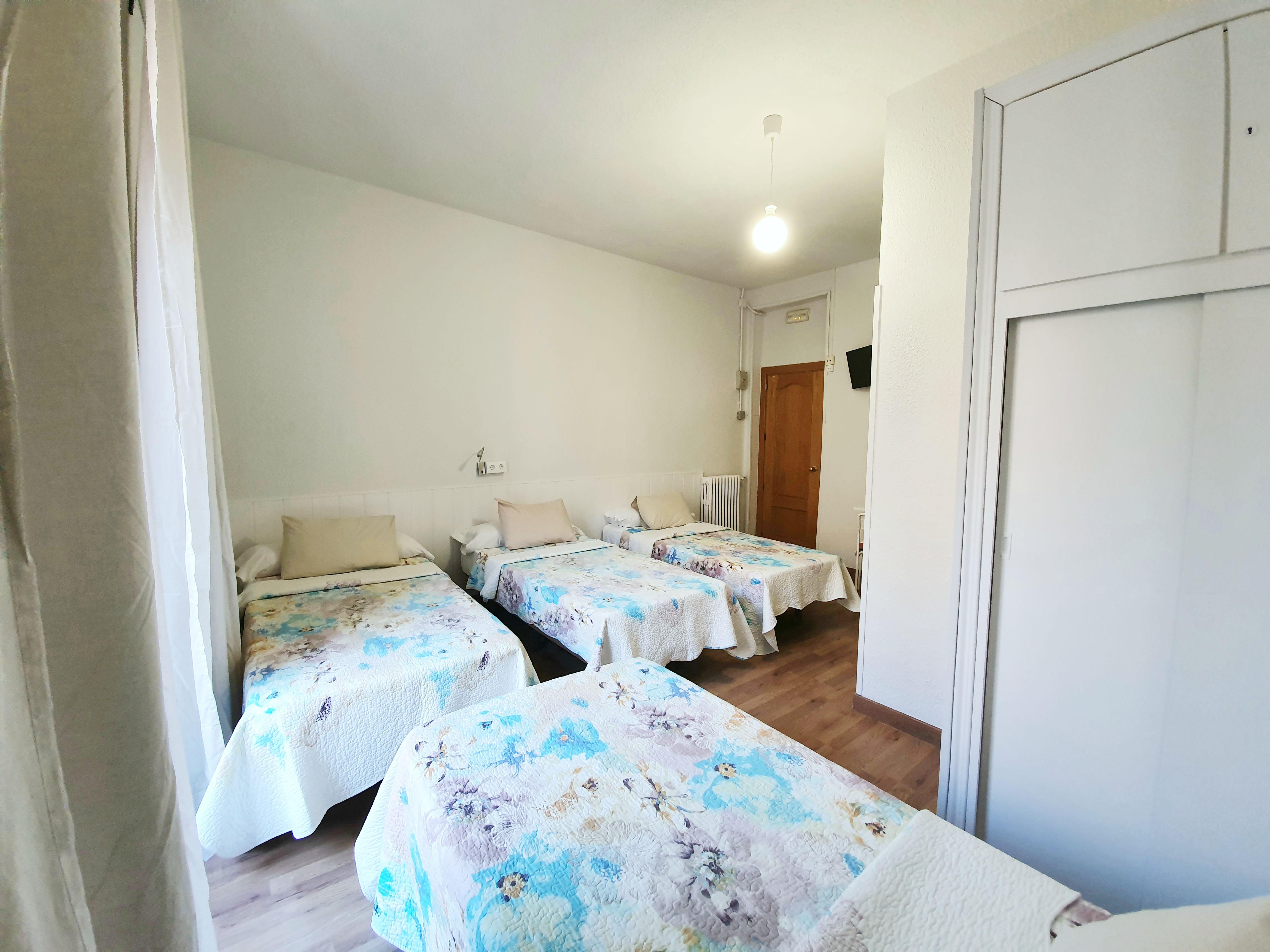Hostal Alicante Madrid Luaran gambar